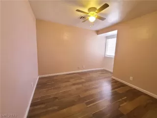 Photo #4: 2285375 Listing