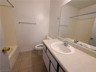 Photo #6: 2285375 Listing