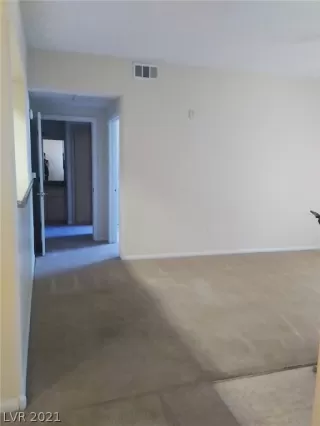 Photo #5: 2285434 Listing