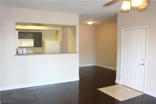 Photo #4: 2285435 Listing