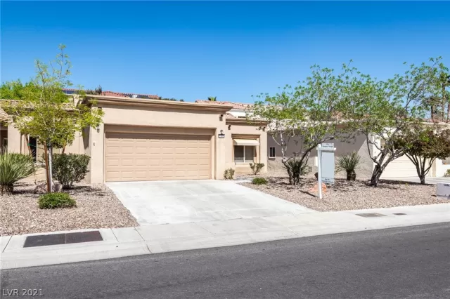 MLS: 2285450 Condo For Sale