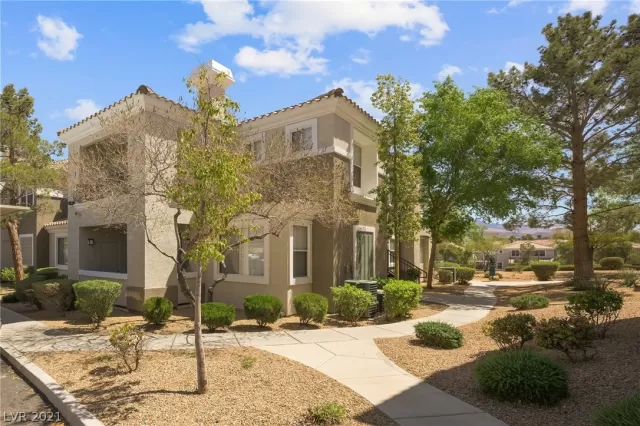 MLS: 2285458 Condo For Sale