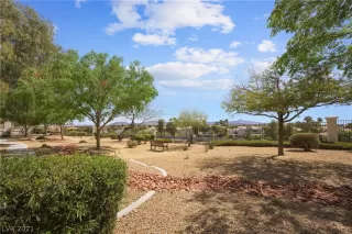 Photo #2: 2285458 Listing