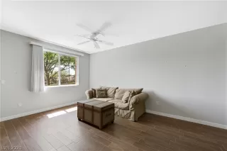 Photo #4: 2285458 Listing