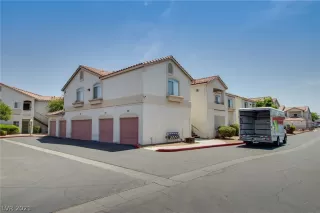 Photo #2: 2285473 Listing