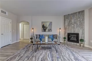 Photo #1: 2285476 Listing