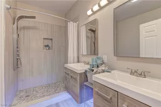 Photo #2: 2285476 Listing