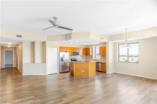 Photo #1: 2285483 Listing 