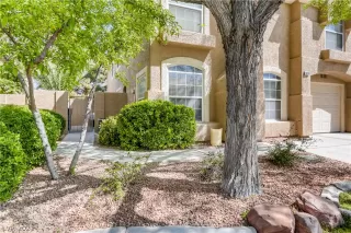 Photo #2: 2285509 Listing