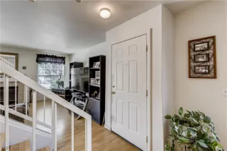 Photo #3: 2285509 Listing