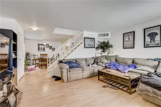 Photo #5: 2285509 Listing