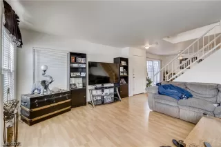 Photo #6: 2285509 Listing