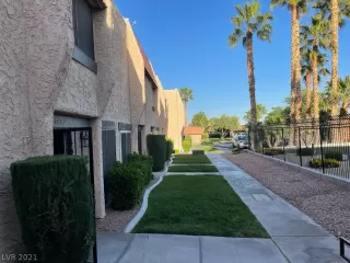 Photo #3: 2285563 Listing