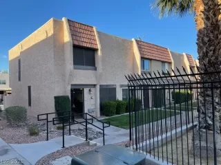 Photo #4: 2285563 Listing