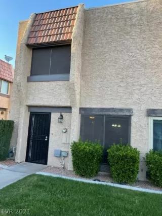 Photo #5: 2285563 Listing