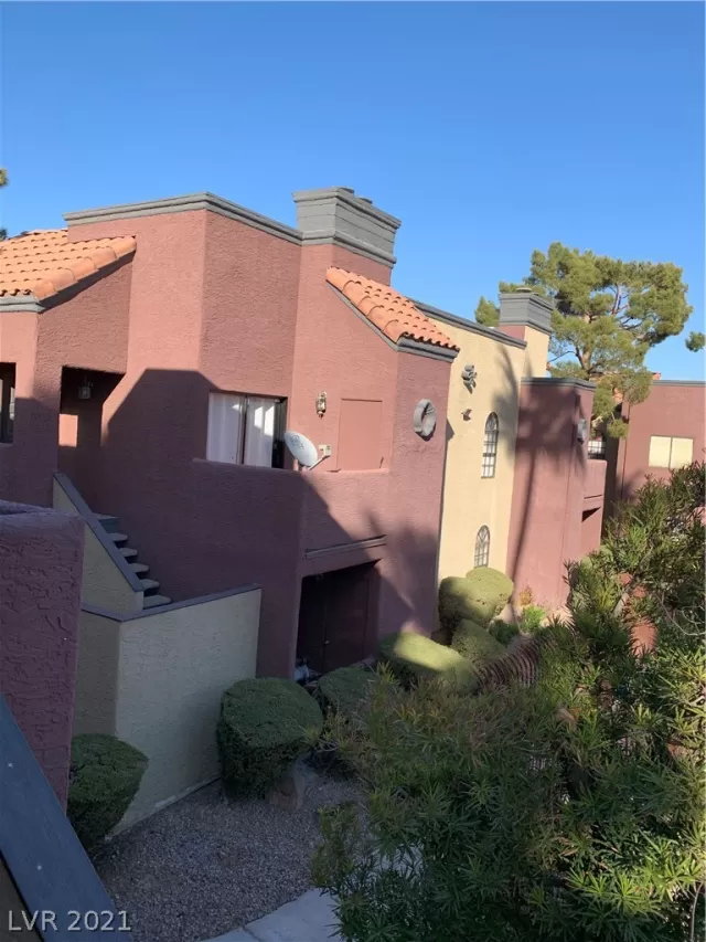 MLS: 2285579 Condo For Sale