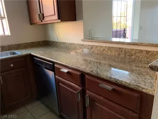 Photo #2: 2285579 Listing 