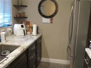 Photo #4: 2285586 Listing