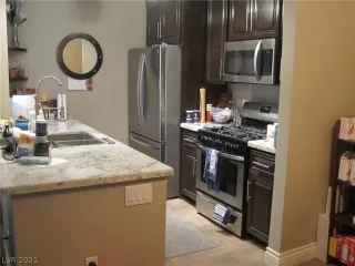 Photo #5: 2285586 Listing