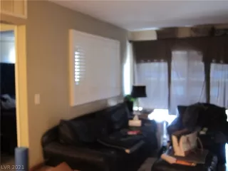 Photo #6: 2285586 Listing