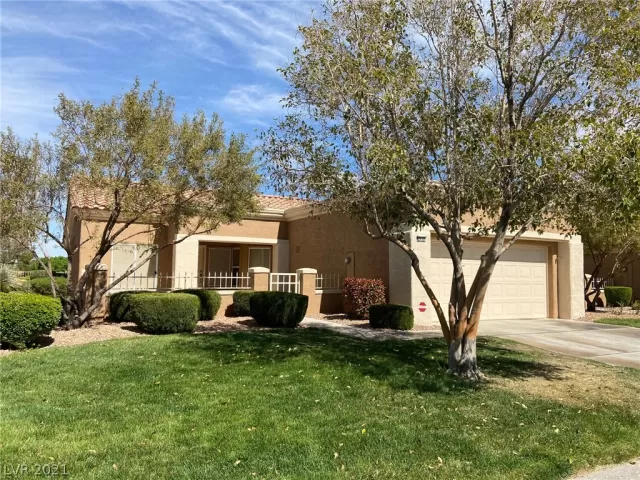 MLS: 2285607 Condo For Sale