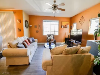 Photo #4: 2285663 Listing 