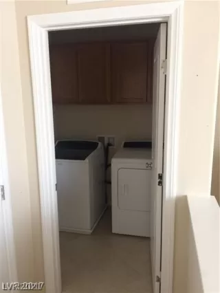 Photo #3: 2285666 Listing