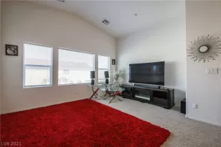 Photo #4: 2285670 Listing