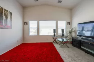 Photo #6: 2285670 Listing