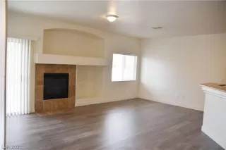 Photo #3: 2285673 Listing