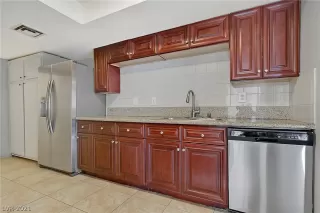 Photo #2: 2285687 Listing 