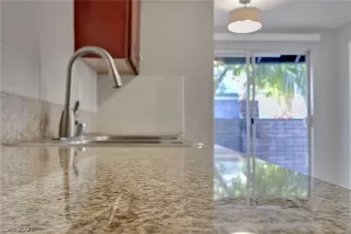 Photo #4: 2285687 Listing 