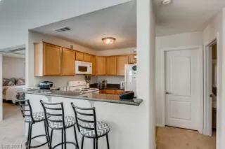 Photo #4: 2285690 Listing