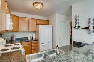 Photo #5: 2285690 Listing