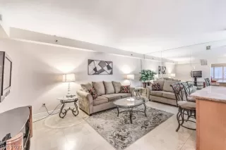 Photo #3: 2285745 Listing 