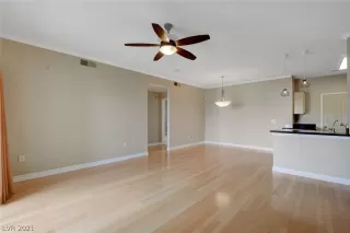 Photo #5: 2285763 Listing