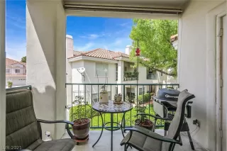 Photo #2: 2285772 Listing