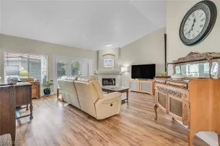 Photo #4: 2285772 Listing