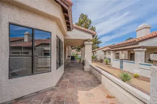 Photo #4: 2285812 Listing