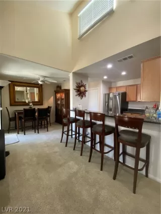 Photo #2: 2285824 Listing