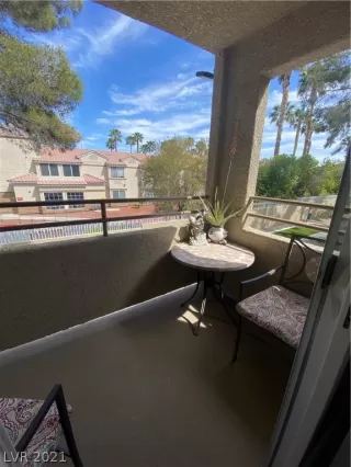 Photo #4: 2285824 Listing