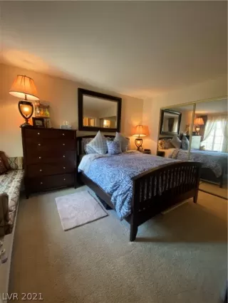 Photo #6: 2285824 Listing