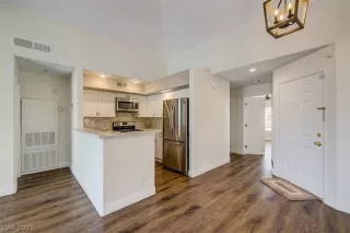 Photo #4: 2285828 Listing 