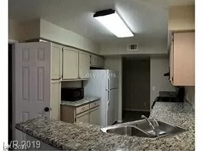 Photo #2: 2285830 Listing