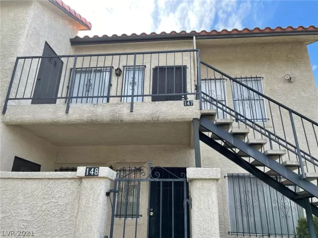 MLS: 2285837 Condo For Sale