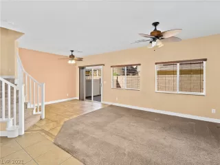 Photo #2: 2285882 Listing