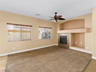 Photo #3: 2285882 Listing