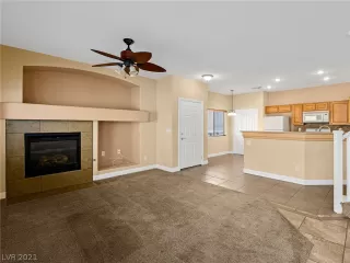 Photo #5: 2285882 Listing