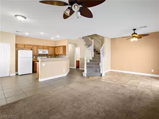 Photo #6: 2285882 Listing