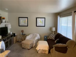 Photo #2: 2285898 Listing